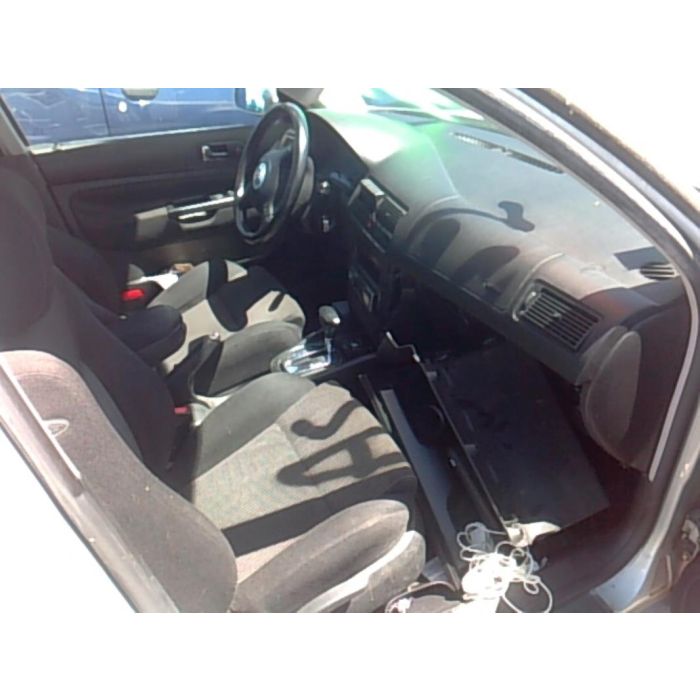 Porte avant gauche