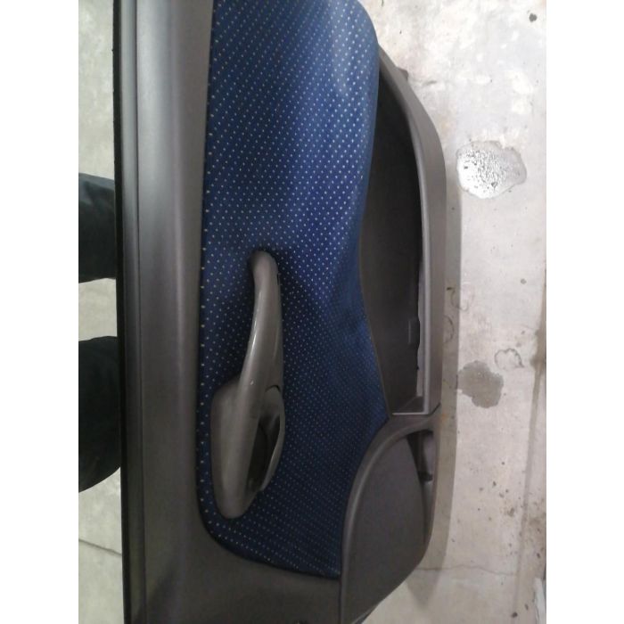 Porte avant droit