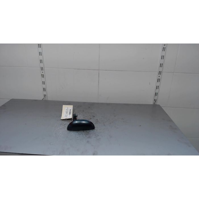 Poignee porte avant droit