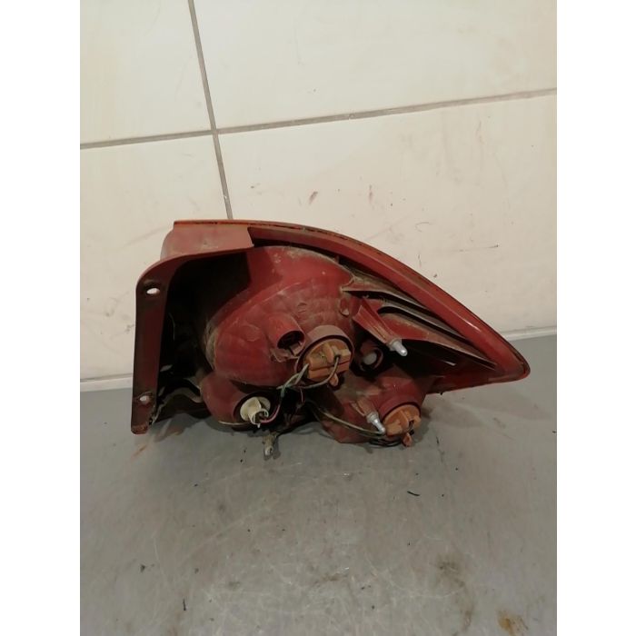 Feu arriere principal gauche (feux)