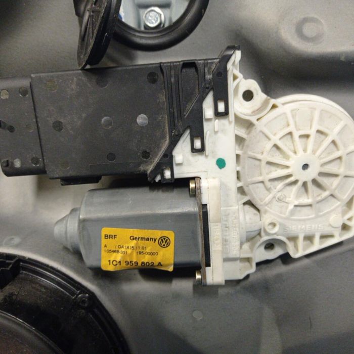 Leve vitre electrique avant droit