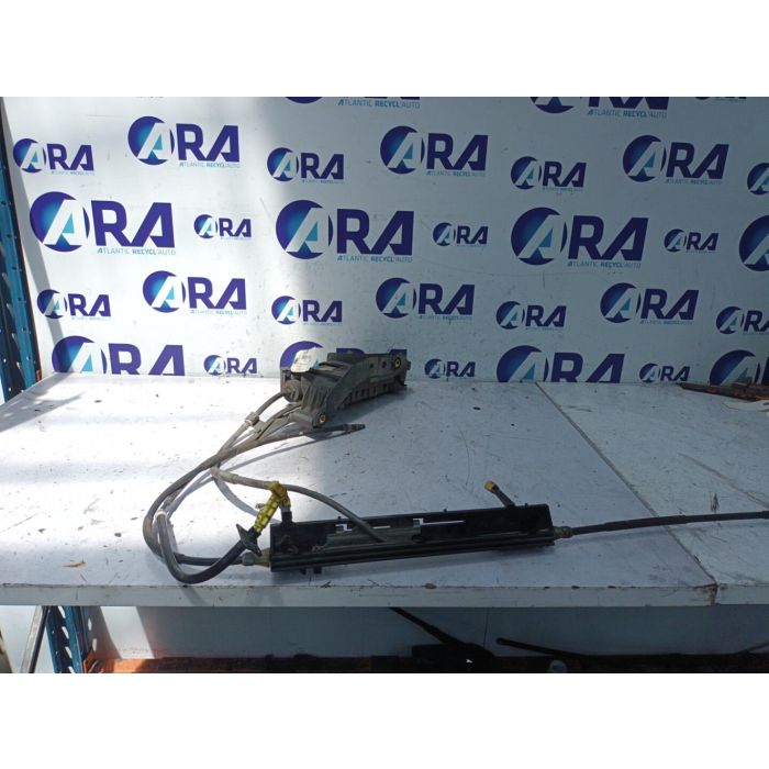 Bloc electrique de frein a main